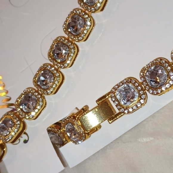 𝅺NWT. Costume choker and bracelet set - Picture 2 of 3